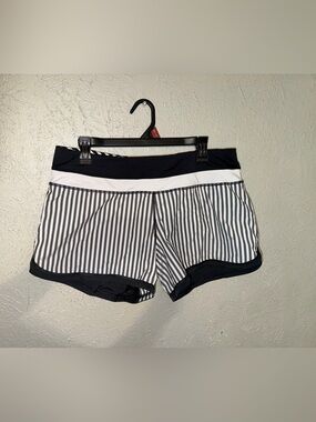 Lululemon navy striped low rise shorts
